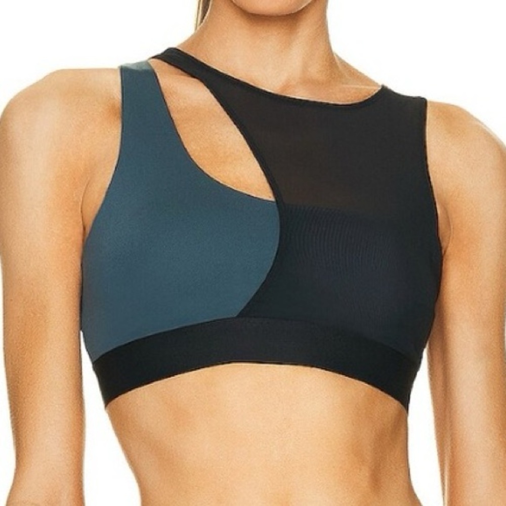 Le Ore Sports Bra